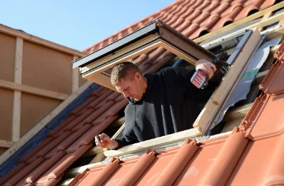 Pose de fenêtres de toit Velux à Loupe